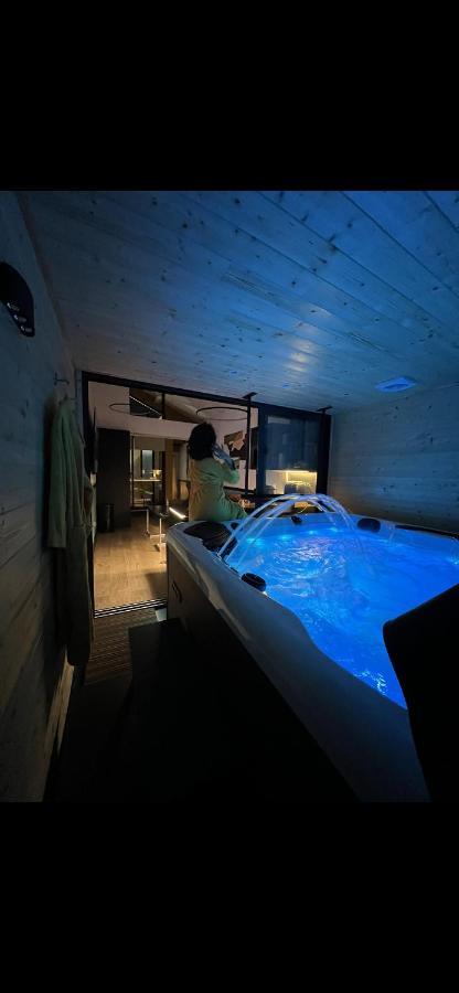 Les Suites De Stanislas Jacuzzi & Spa Нансі Екстер'єр фото