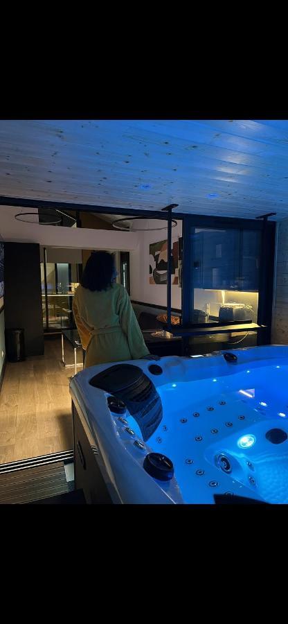 Les Suites De Stanislas Jacuzzi & Spa Нансі Екстер'єр фото