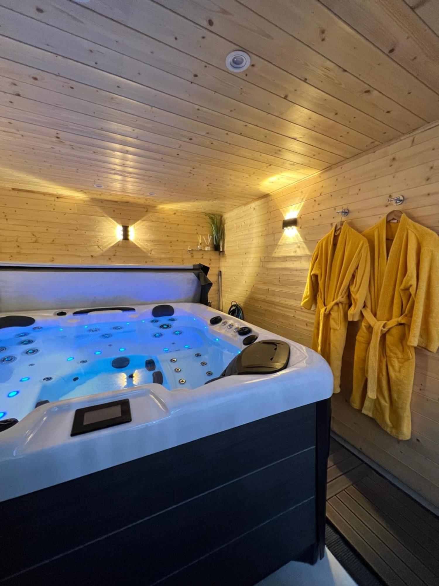 Les Suites De Stanislas Jacuzzi & Spa Нансі Екстер'єр фото